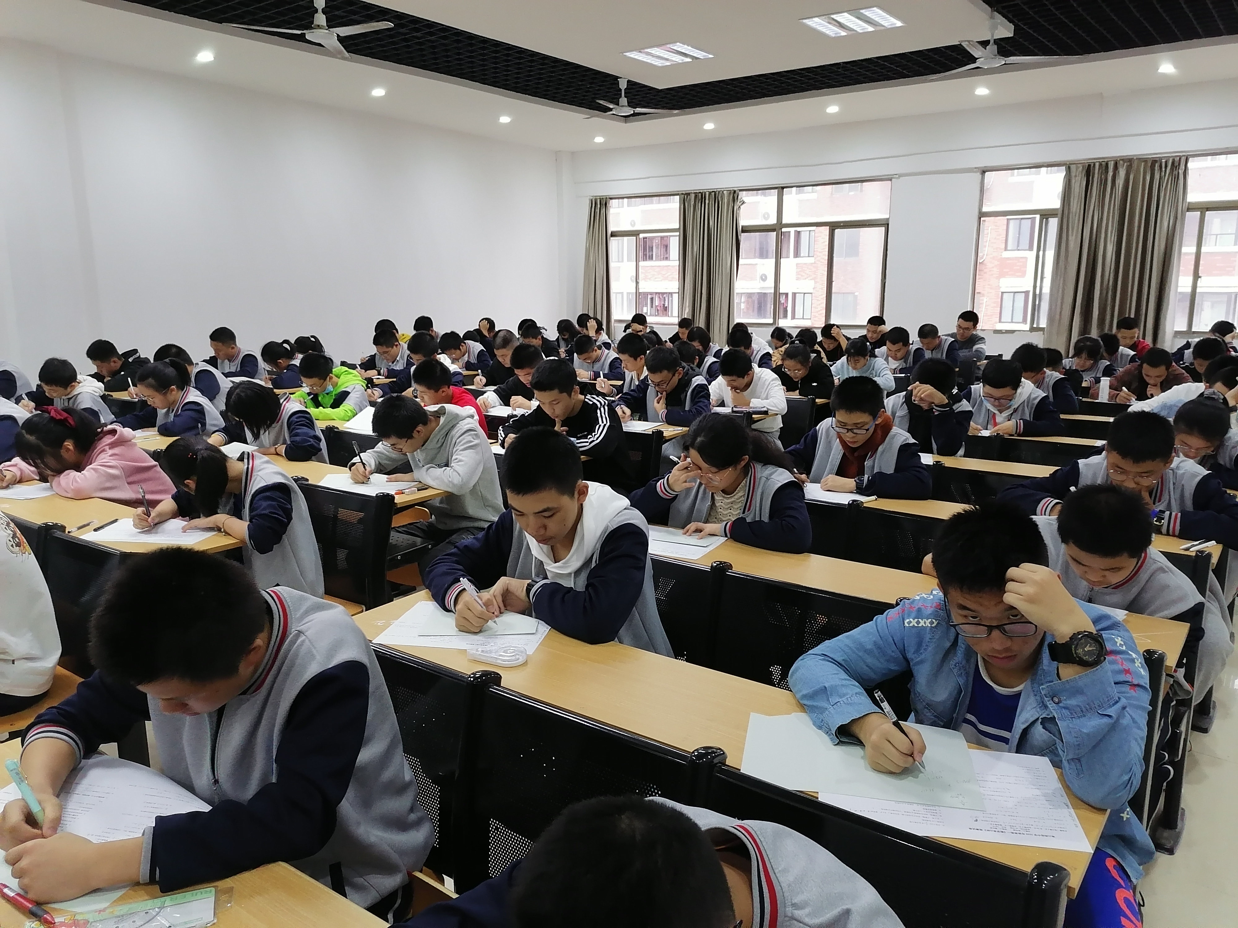 正在上传...
