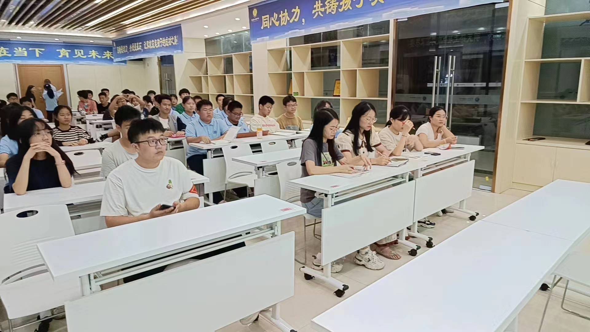 正在上传...